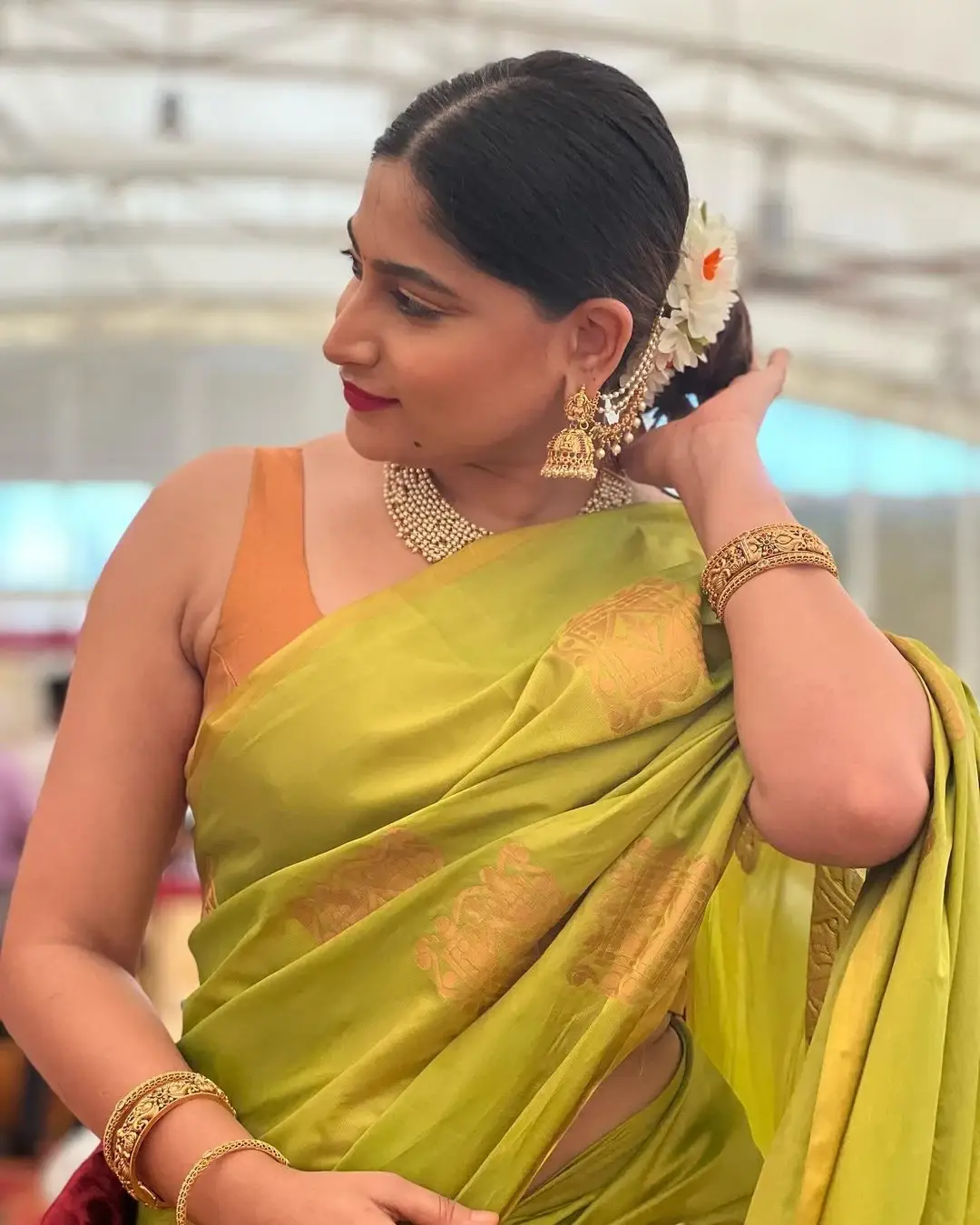 kannada actress nishvika naidu in green saree